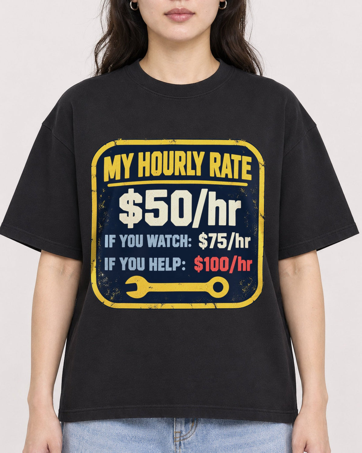 Mockup Boxy Heavyweight Tee Black female close-up 03