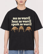 Mockup Boxy Heavyweight Tee Black male close-up 11