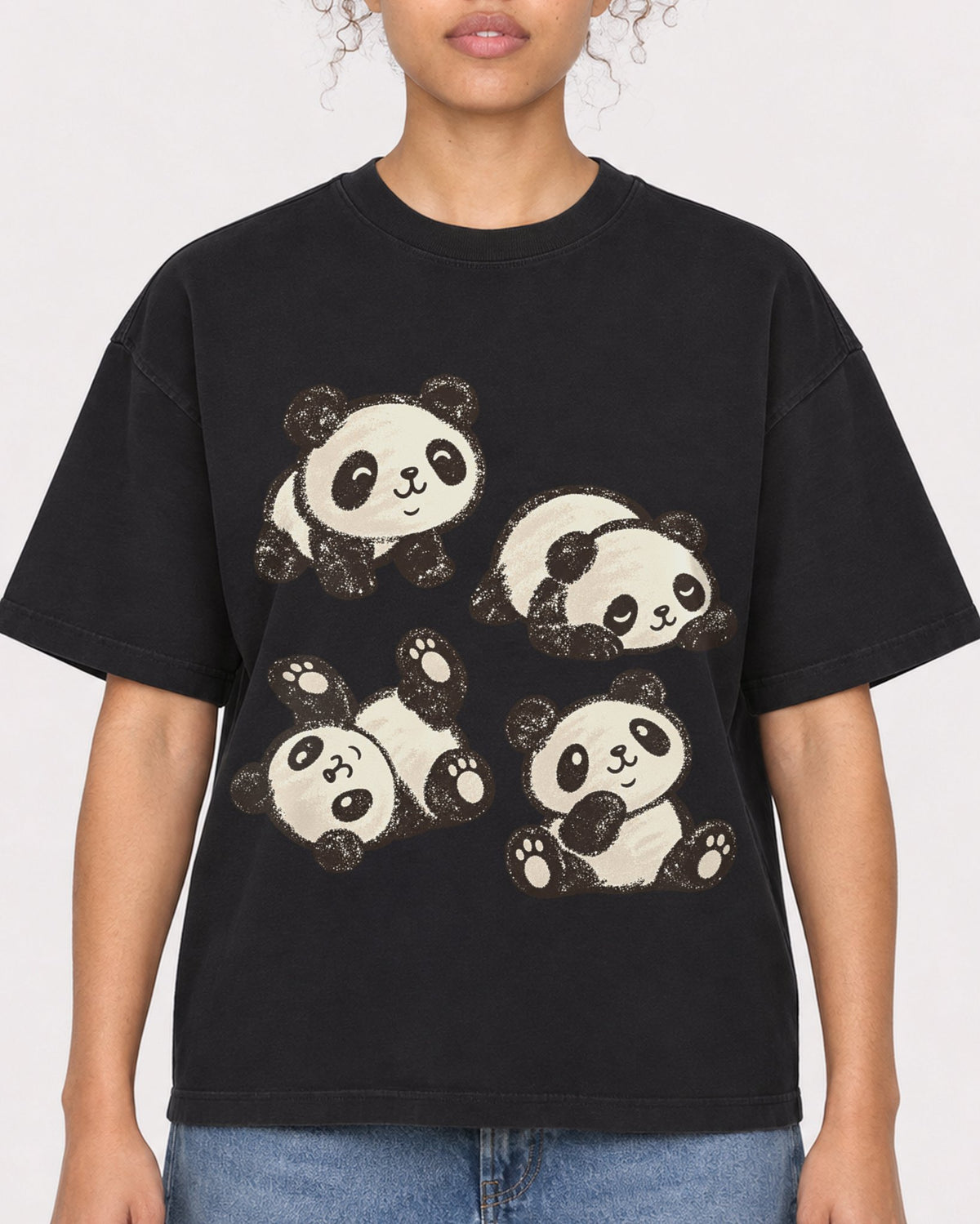 Mockup Boxy Heavyweight Tee Black female close-up 20