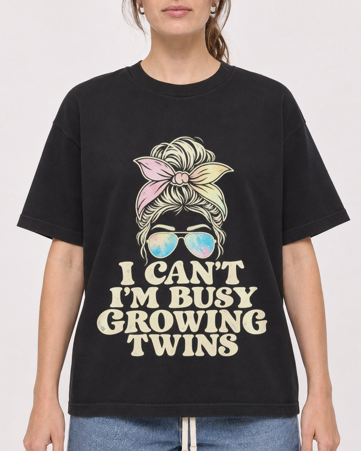 Mockup Boxy Heavyweight Tee Black female close-up 29