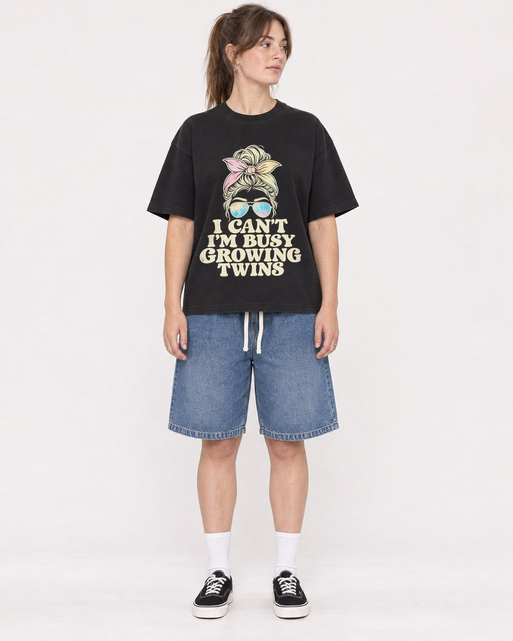 Mockup Boxy Heavyweight Tee Black female full-body 29