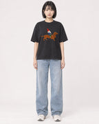 Mockup Boxy Heavyweight Tee Black female full-body 11