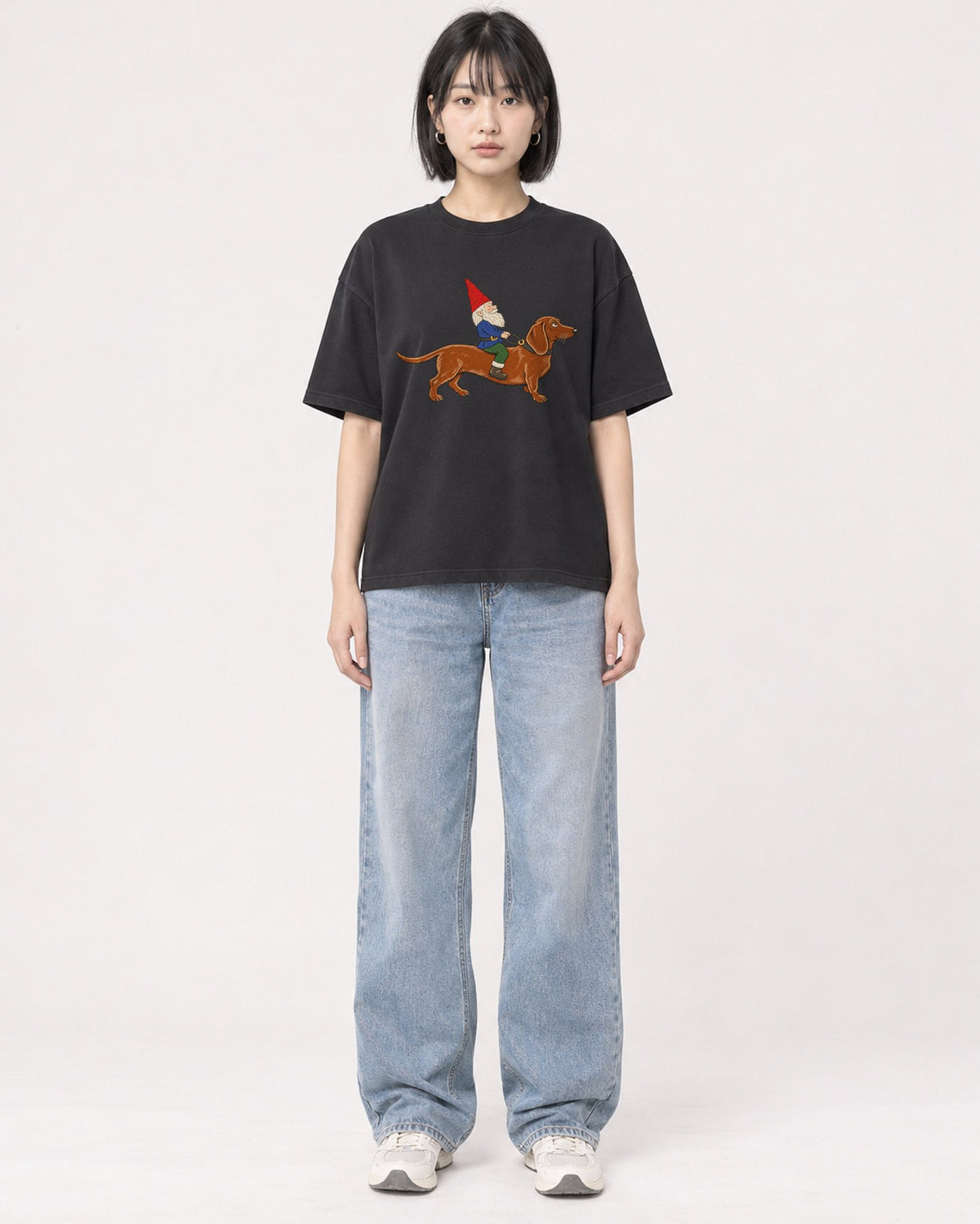 Mockup Boxy Heavyweight Tee Black female full-body 11