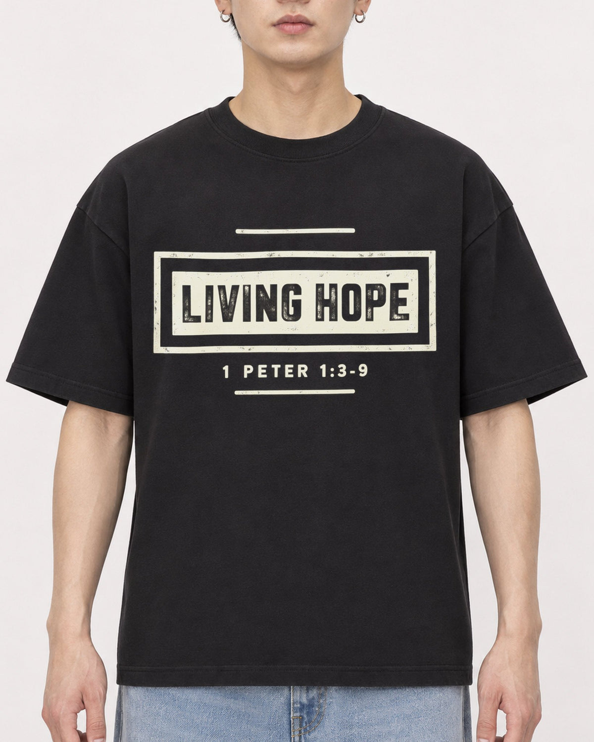 Mockup Boxy Heavyweight Tee Black male close-up 01