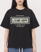 Mockup Boxy Heavyweight Tee Black female close-up 01