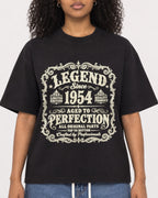 Mockup Boxy Heavyweight Tee Black female close-up 05