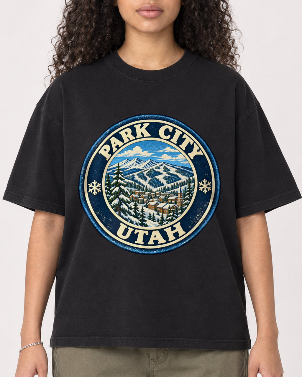 Mockup Boxy Heavyweight Tee Black female close-up 10