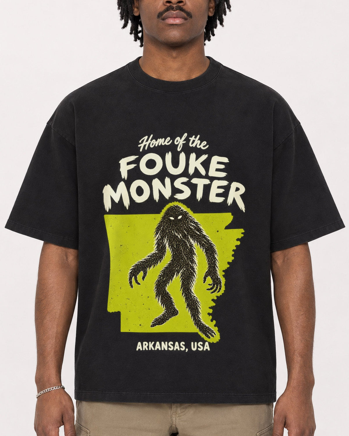 Mockup Boxy Heavyweight Tee Black male close-up 04