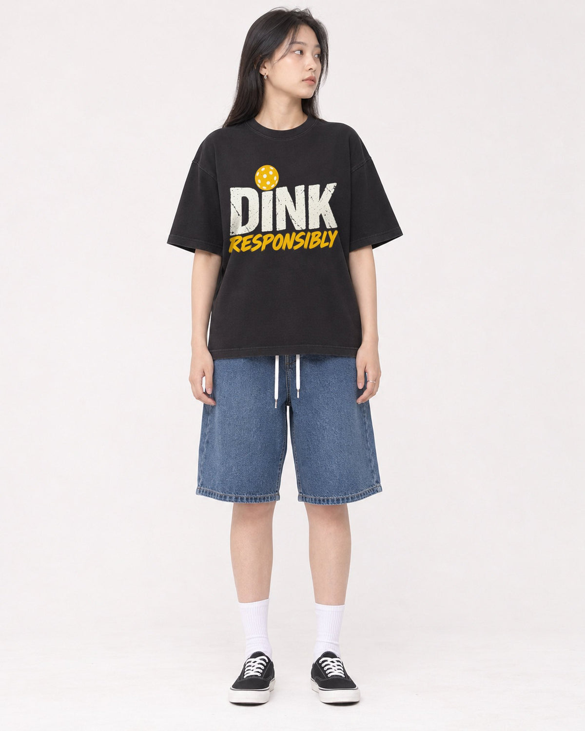 Mockup Boxy Heavyweight Tee Black female full-body 01