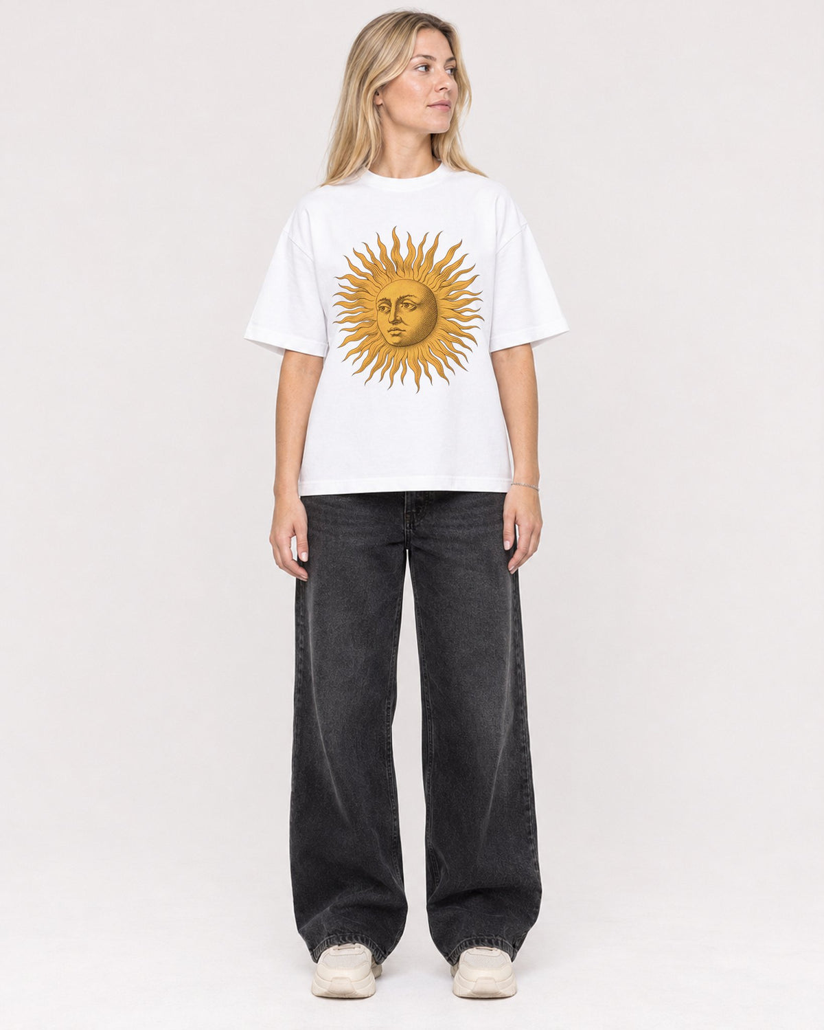 Mockup Boxy Heavyweight Tee White female full-body 08