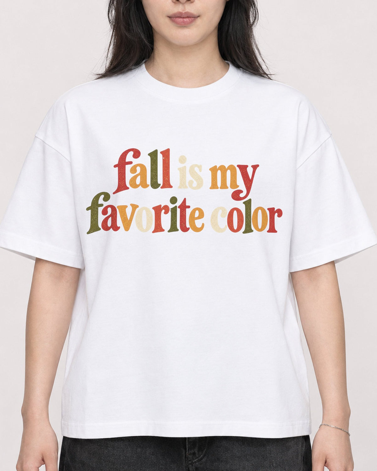 Mockup Boxy Heavyweight Tee White female close-up 13