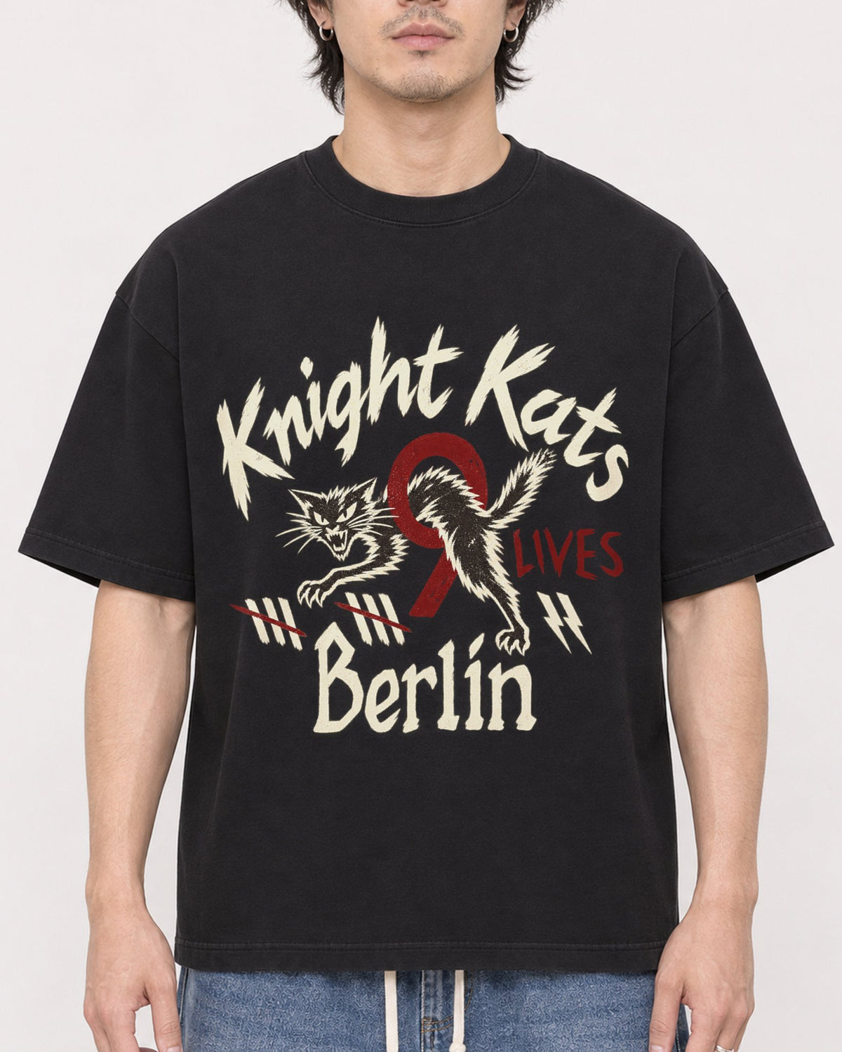Mockup Boxy Heavyweight Tee Black male close-up 03