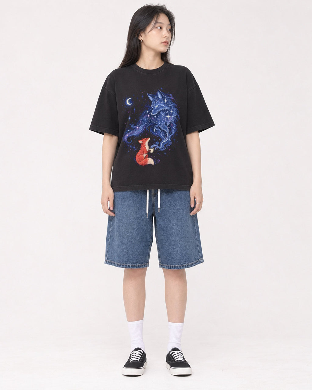 Mockup Boxy Heavyweight Tee Black female full-body 01