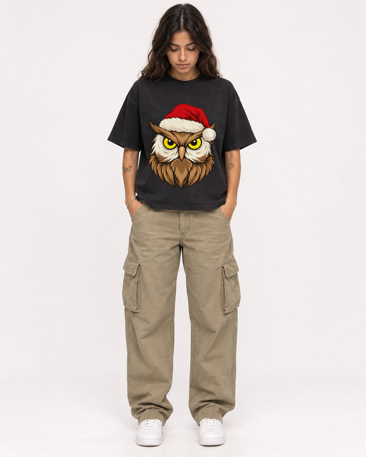 Mockup Boxy Heavyweight Tee Black female full-body 06