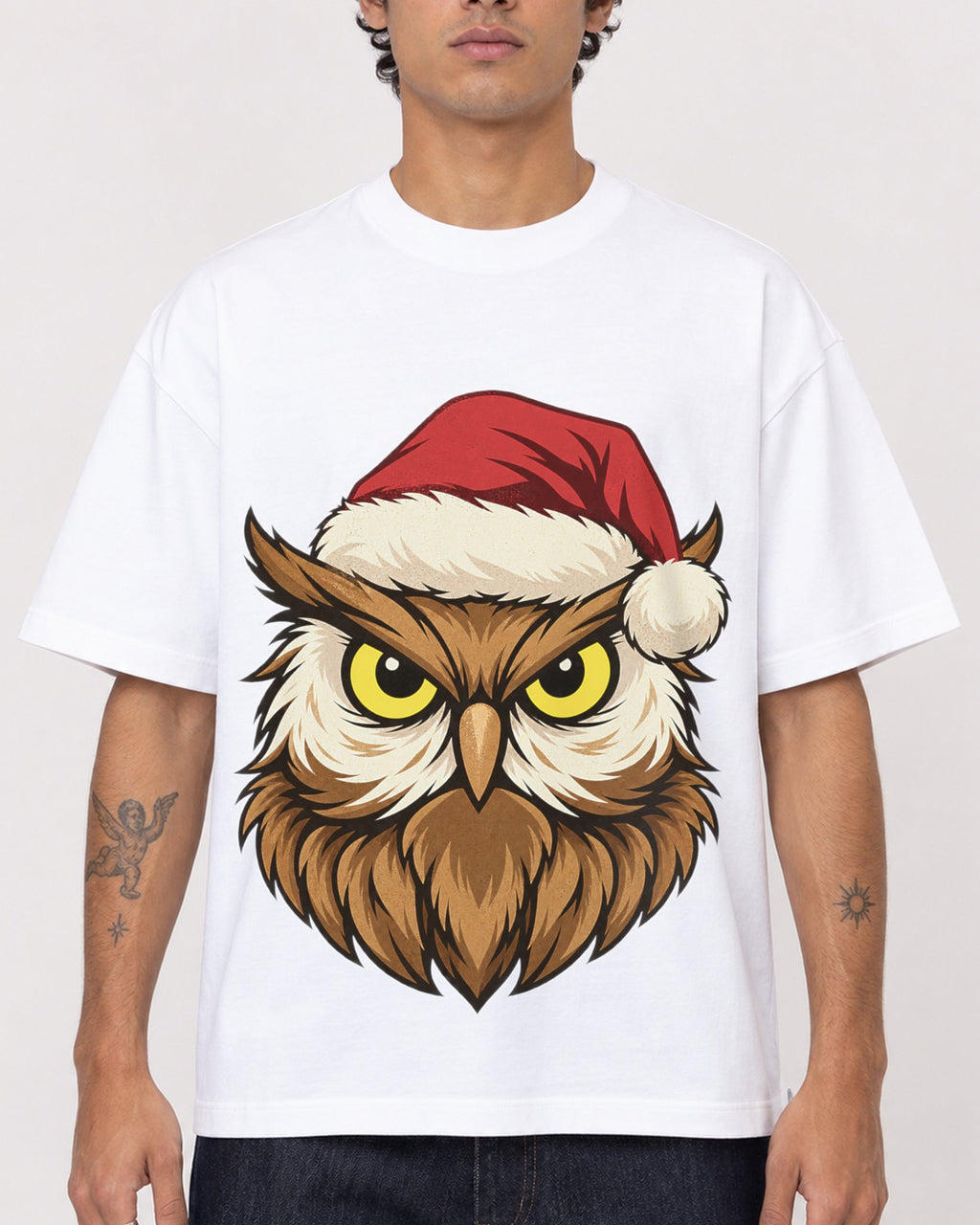 Mockup Boxy Heavyweight Tee White male close-up 06