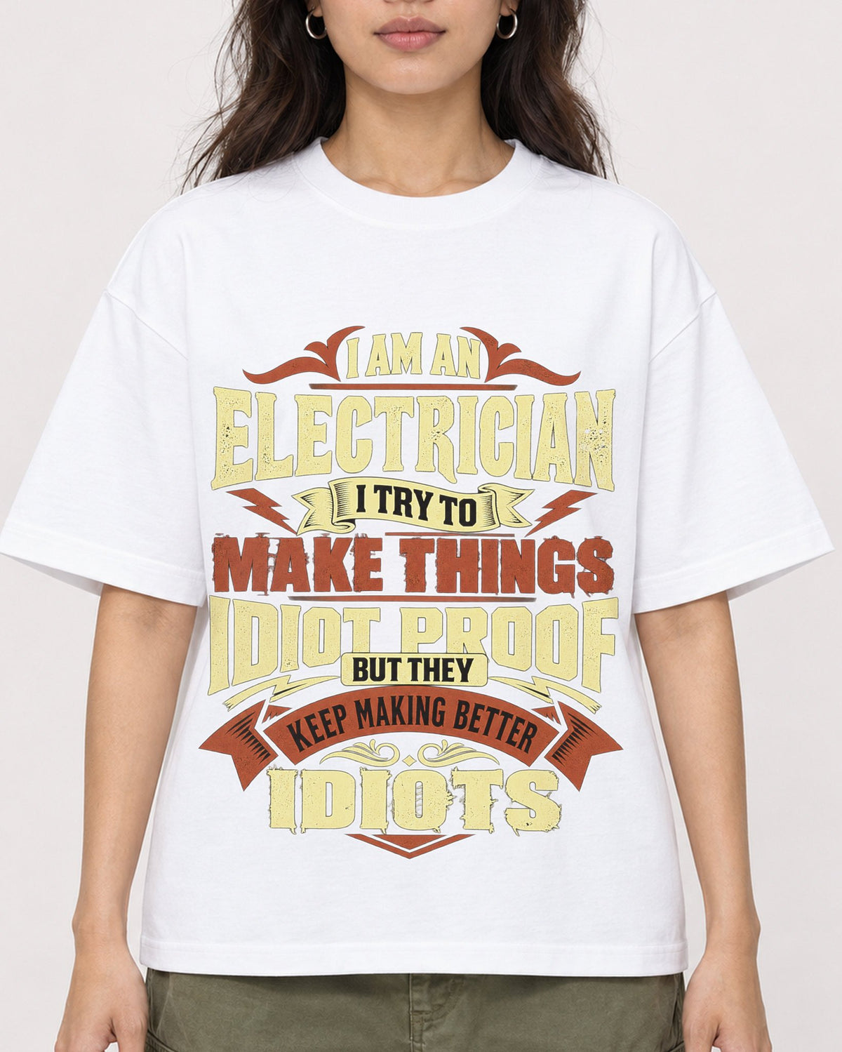 Mockup Boxy Heavyweight Tee White female close-up 02