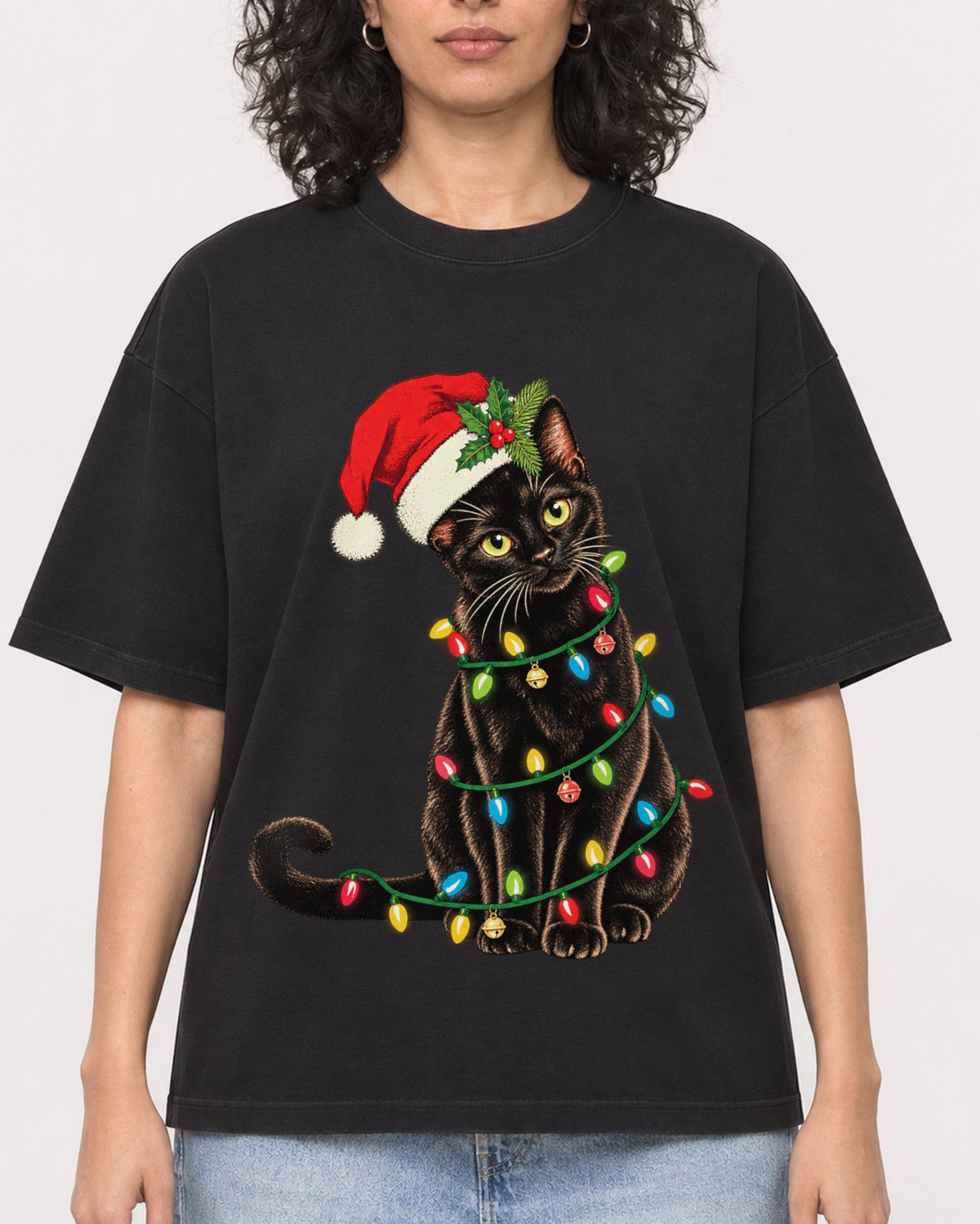 Mockup Boxy Heavyweight Tee Black female close-up 27