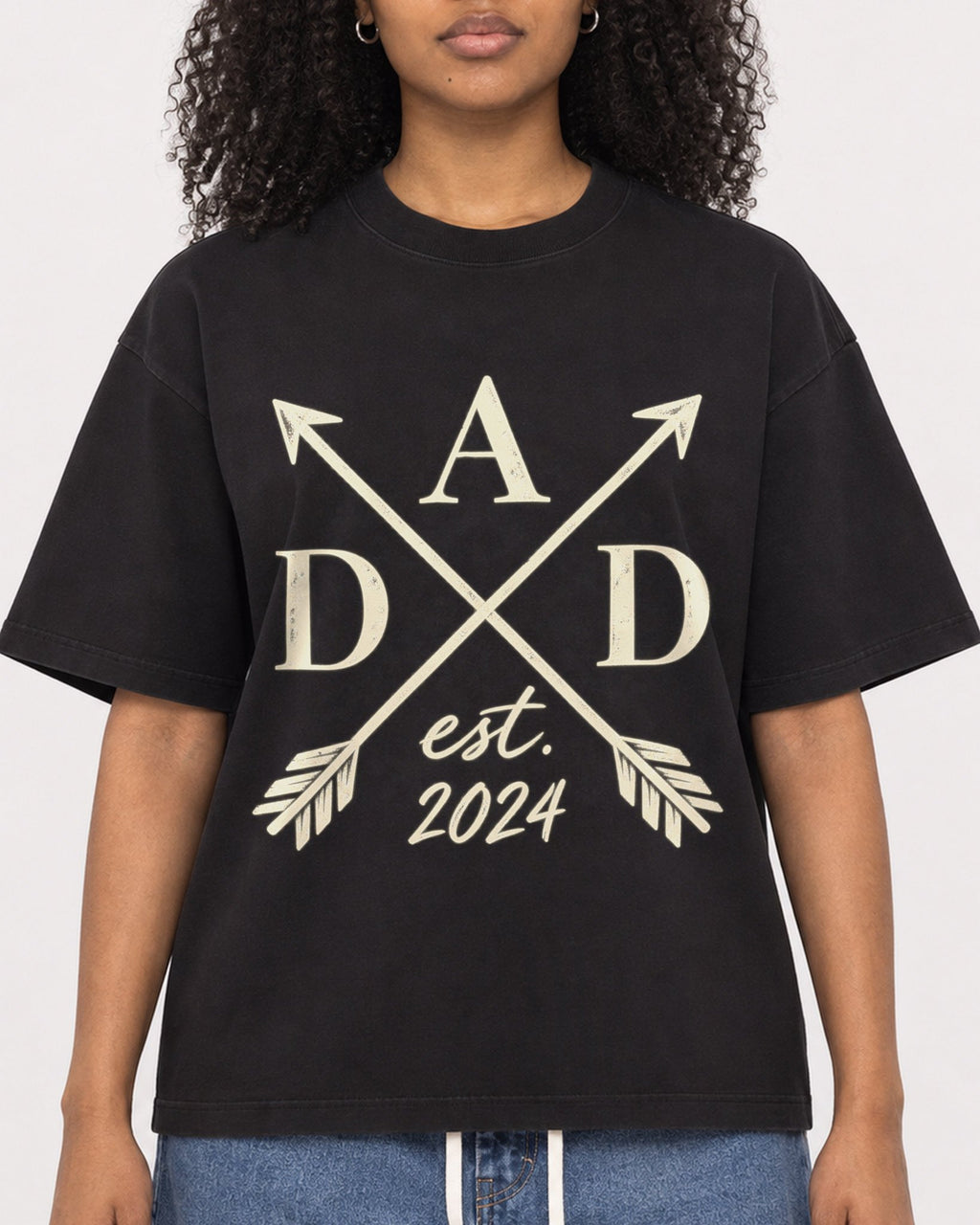 Mockup Boxy Heavyweight Tee Black female close-up 05