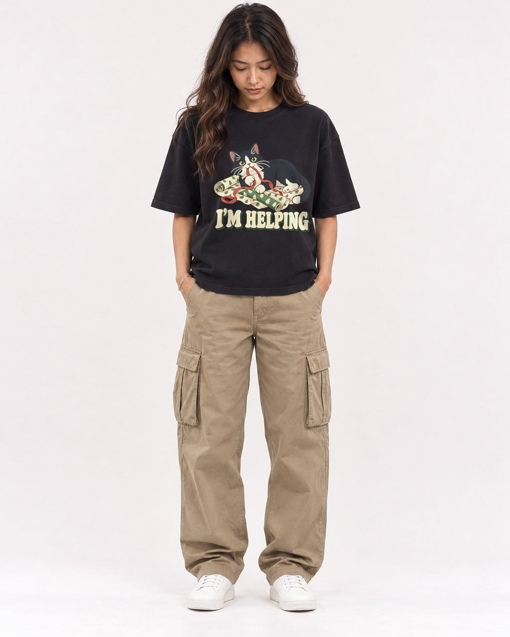 Mockup Boxy Heavyweight Tee Black female full-body 02
