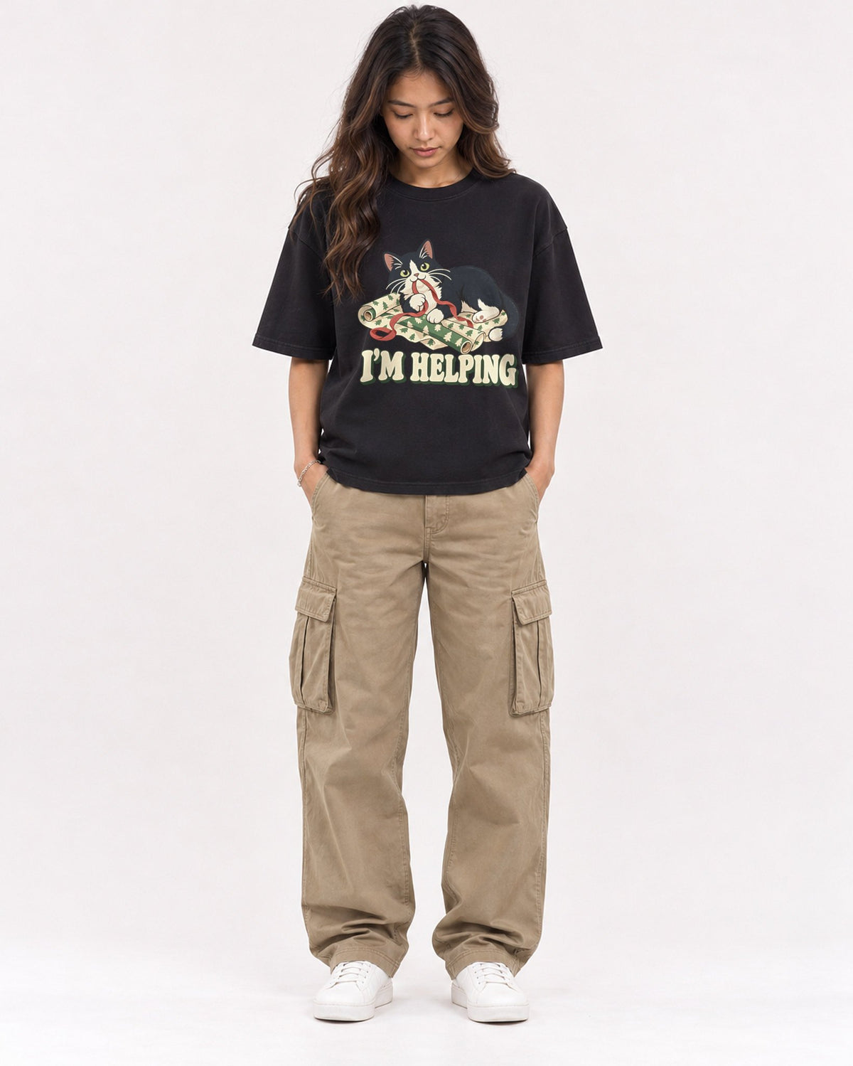 Mockup Boxy Heavyweight Tee Black female full-body 02