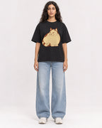 Mockup Boxy Heavyweight Tee Black female full-body 07