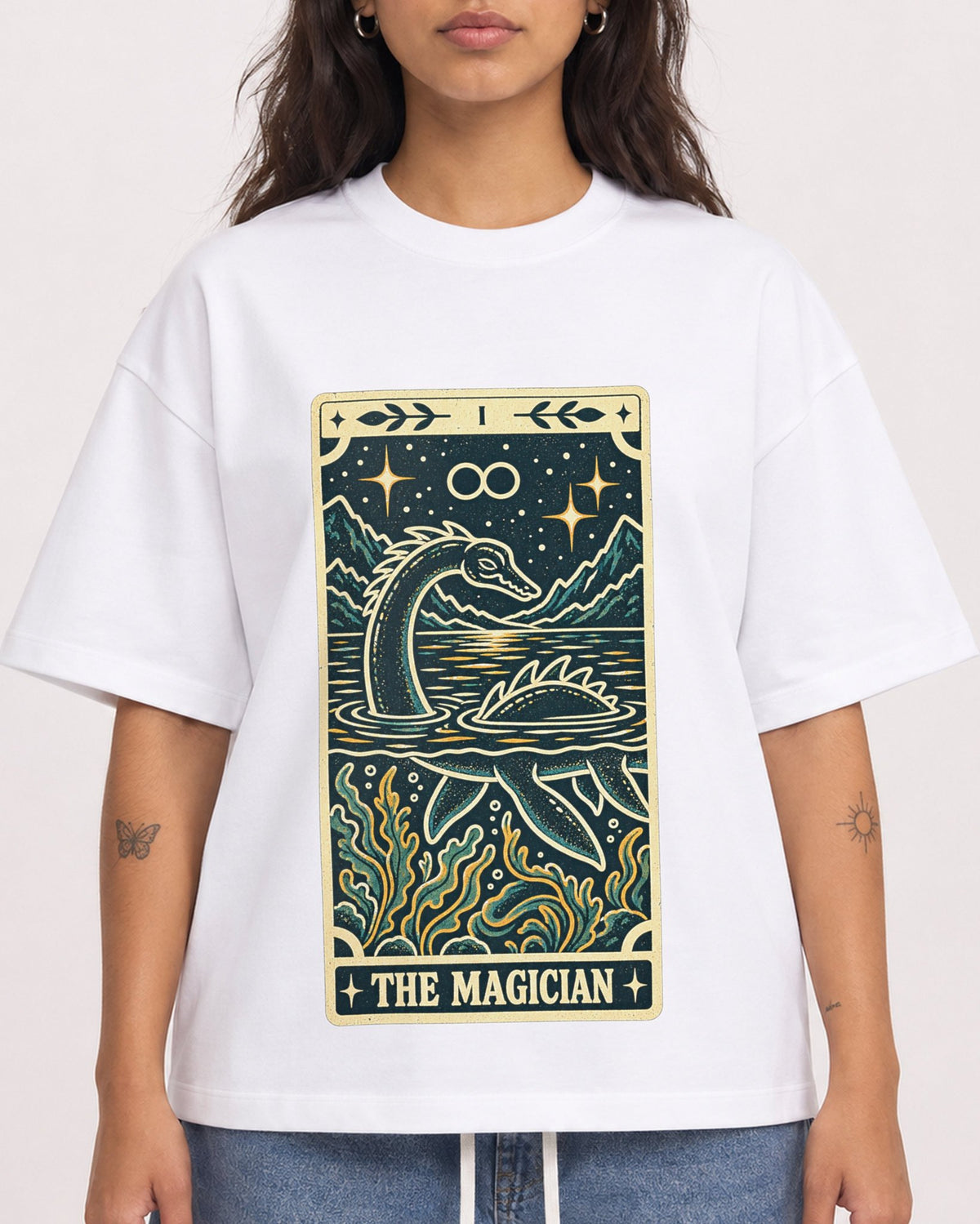 Mockup Boxy Heavyweight Tee White female close-up 06