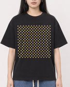 Mockup Boxy Heavyweight Tee Black female close-up 01