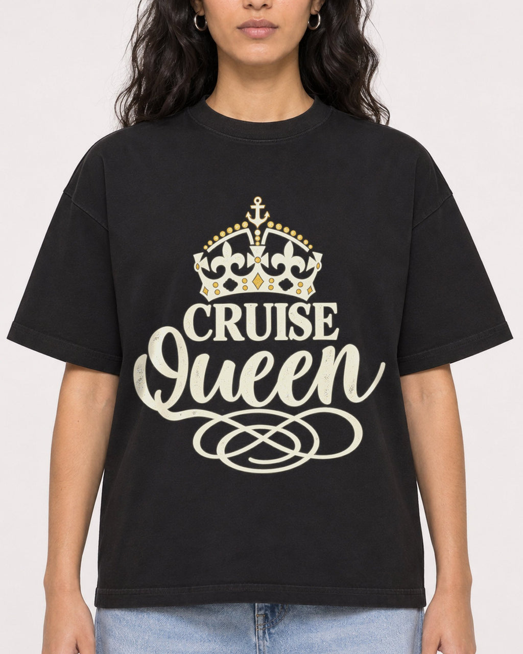 Mockup Boxy Heavyweight Tee Black female close-up 07