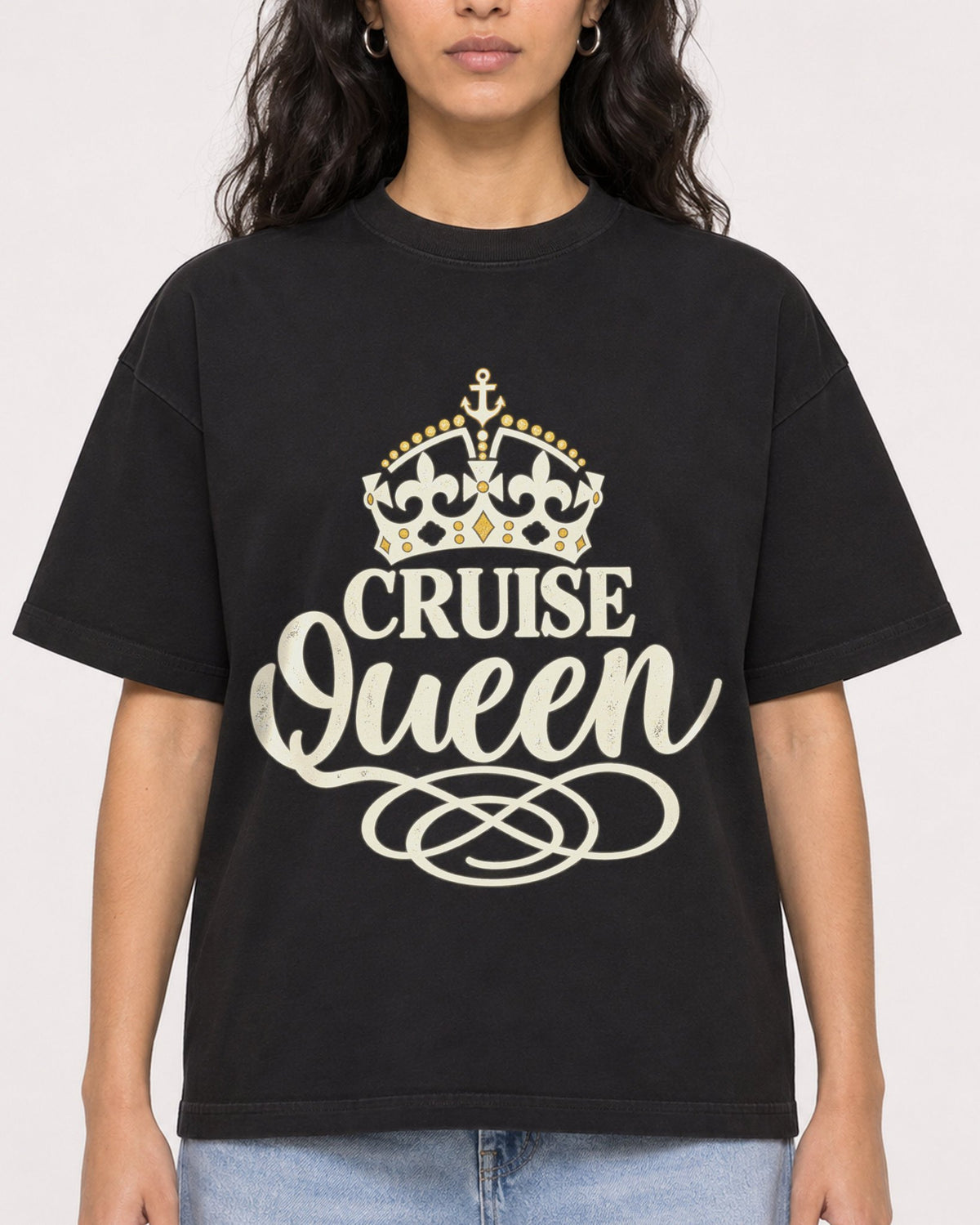 Mockup Boxy Heavyweight Tee Black female close-up 07
