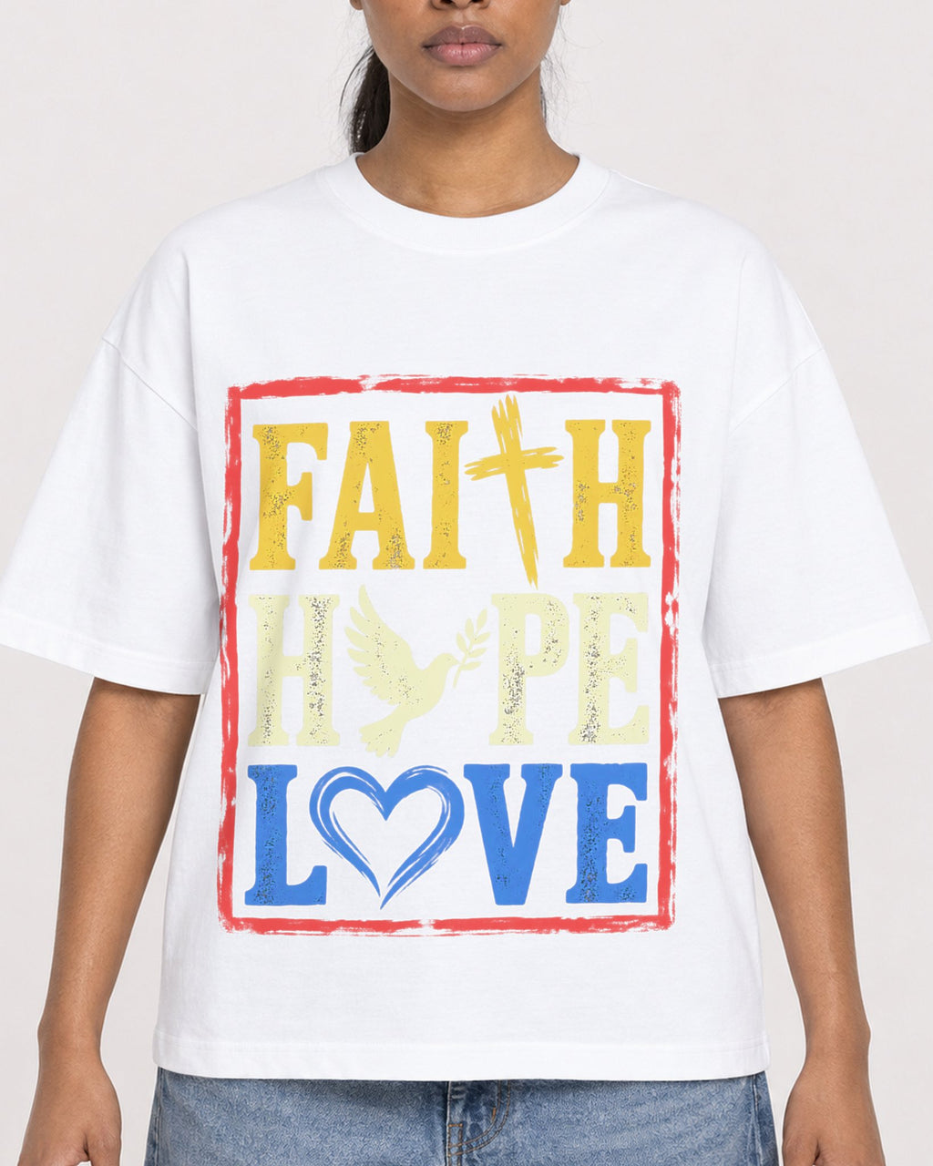 Mockup Boxy Heavyweight Tee White female close-up 25