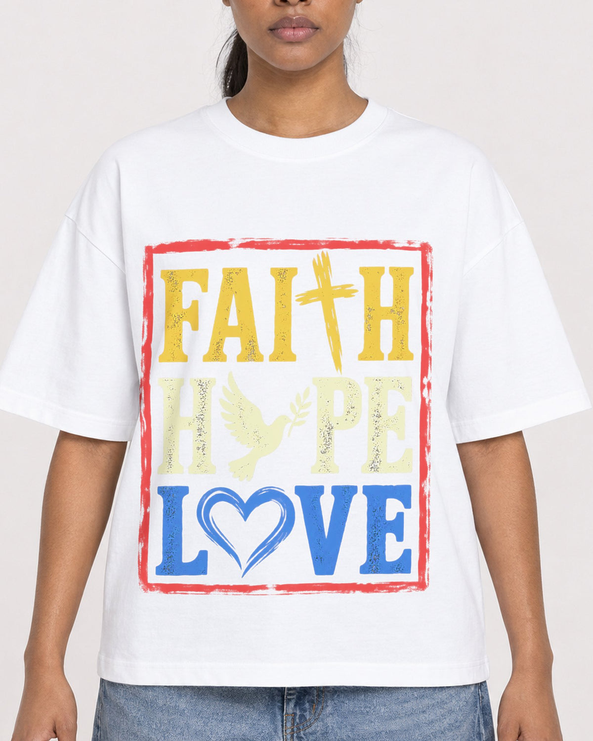 Mockup Boxy Heavyweight Tee White female close-up 25