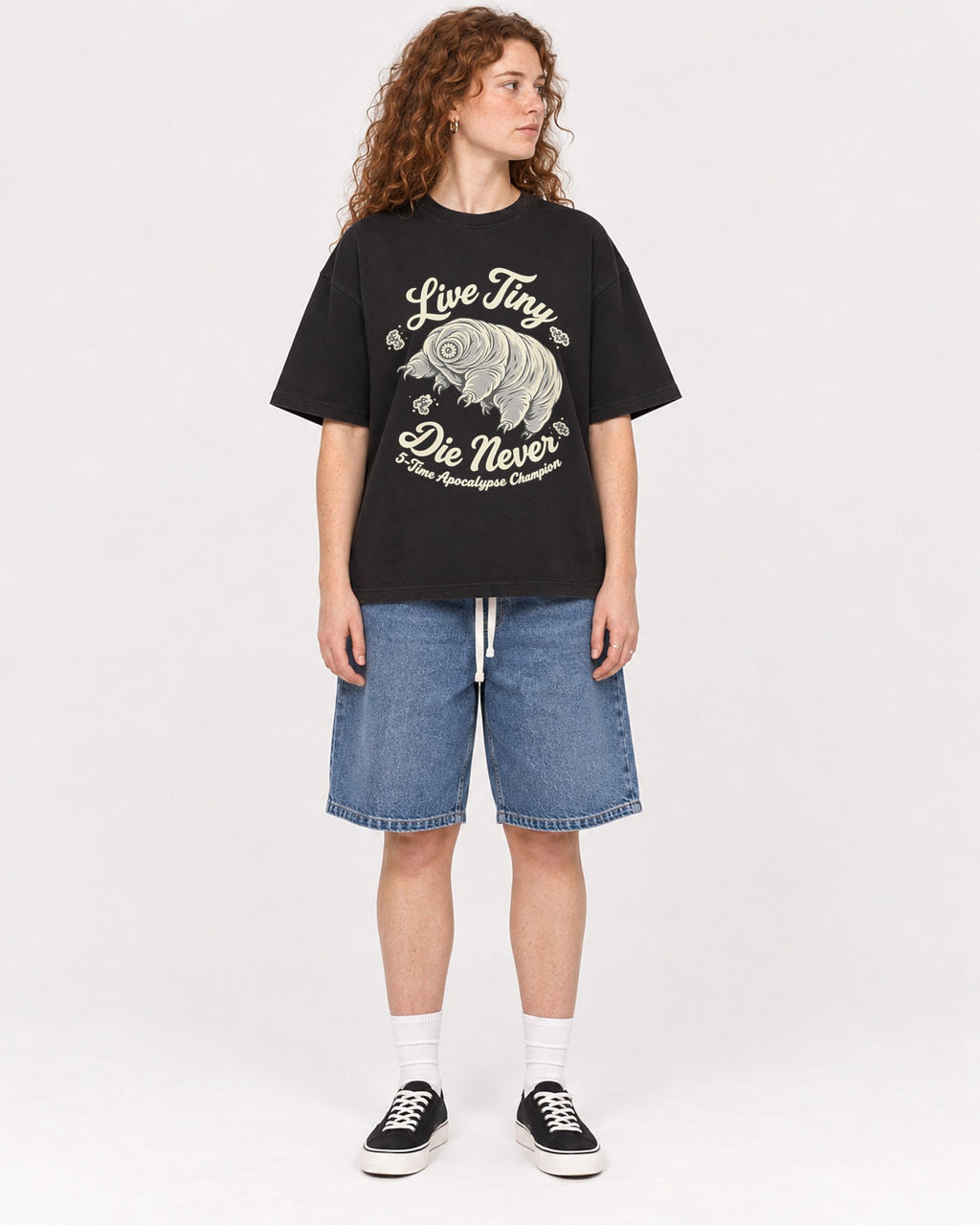 Mockup Boxy Heavyweight Tee Black female full-body 09
