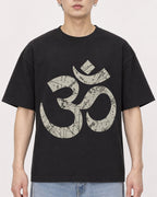 Mockup Boxy Heavyweight Tee Black male close-up 01