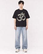 Mockup Boxy Heavyweight Tee Black male full-body 01