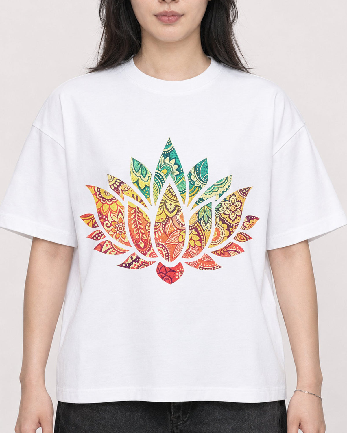 Mockup Boxy Heavyweight Tee White female close-up 13