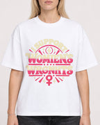 Mockup Boxy Heavyweight Tee White female close-up 08
