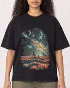 Mockup Boxy Heavyweight Tee Black female close-up 10