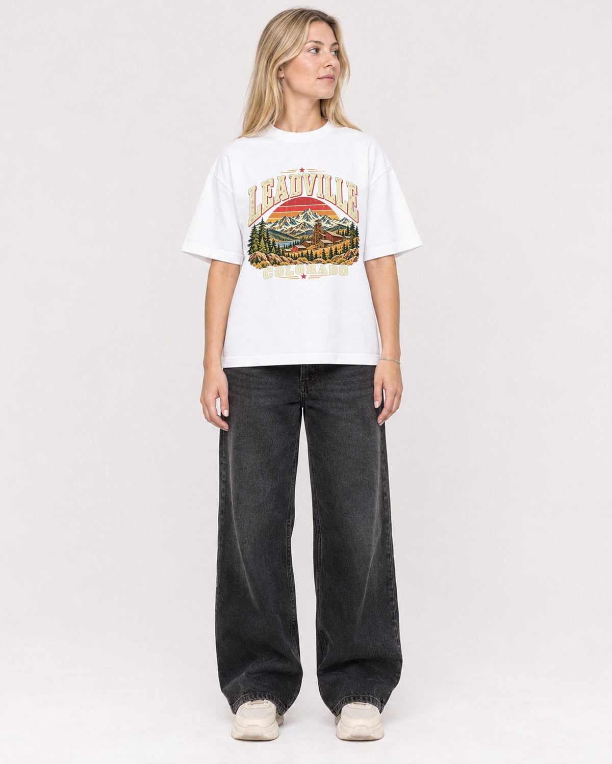 Mockup Boxy Heavyweight Tee White female full-body 08