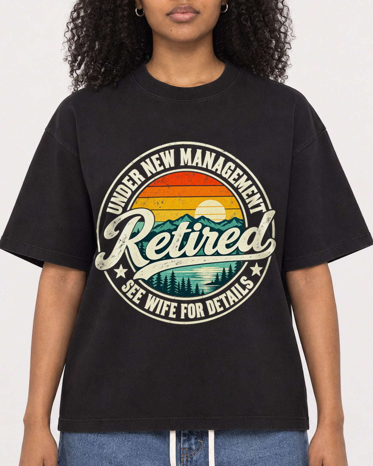 Mockup Boxy Heavyweight Tee Black female close-up 05
