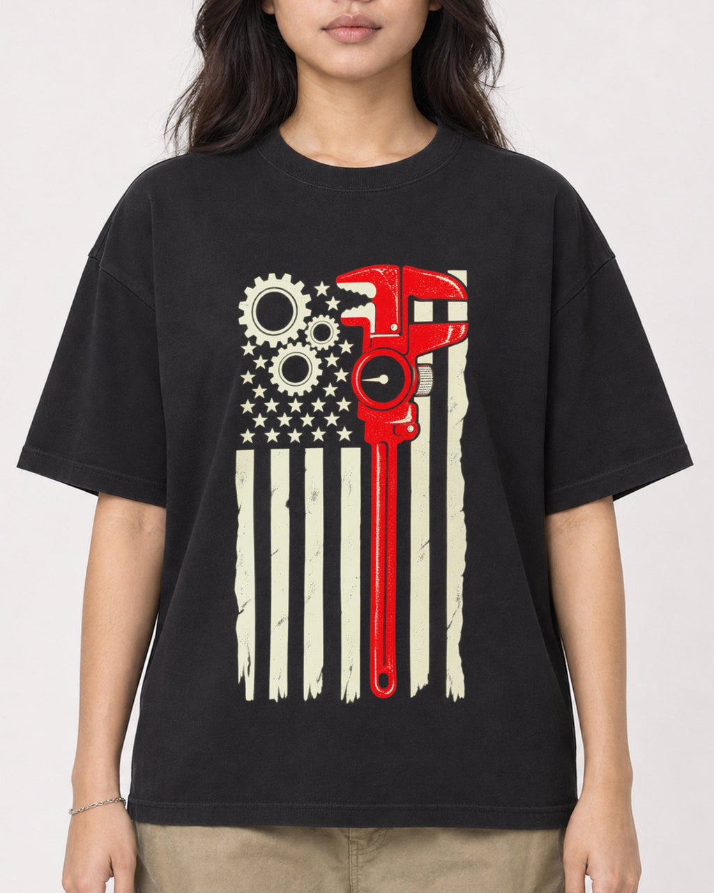 Mockup Boxy Heavyweight Tee Black female close-up 02