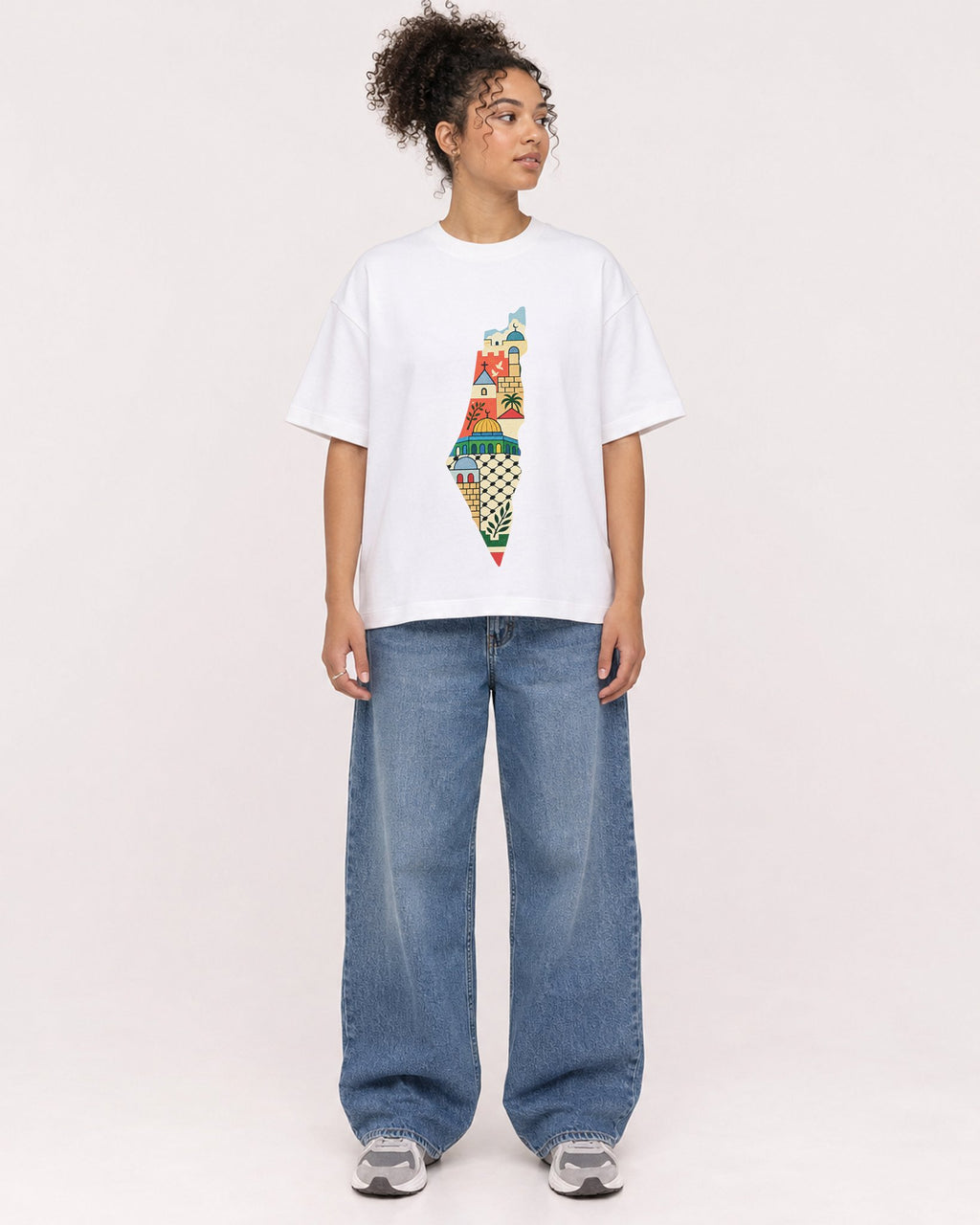 Mockup Boxy Heavyweight Tee White female full-body 20