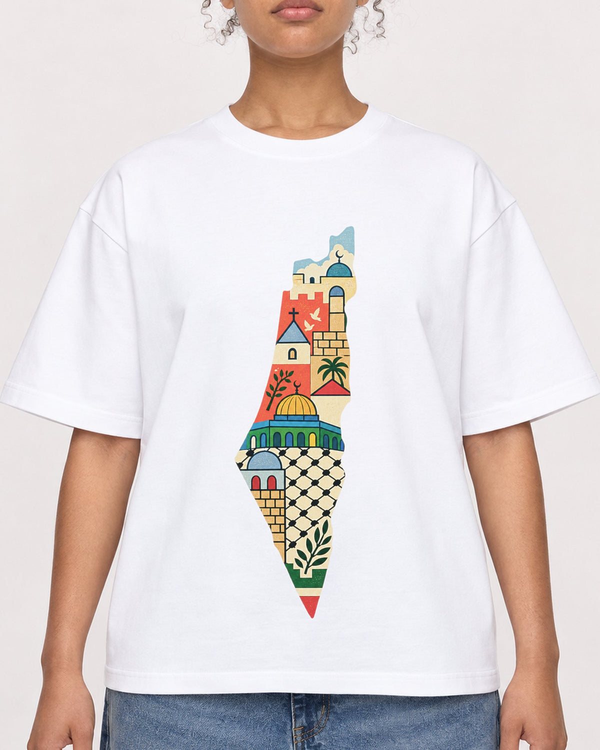 Mockup Boxy Heavyweight Tee White female close-up 20