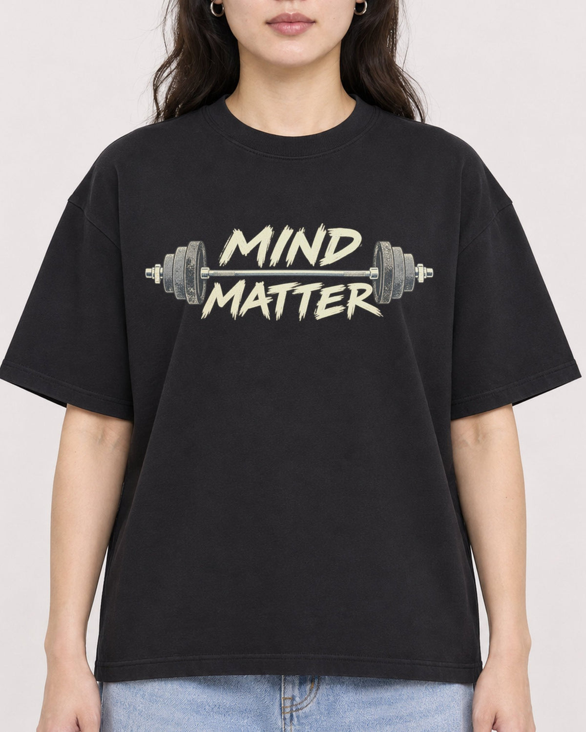Mockup Boxy Heavyweight Tee Black female close-up 03