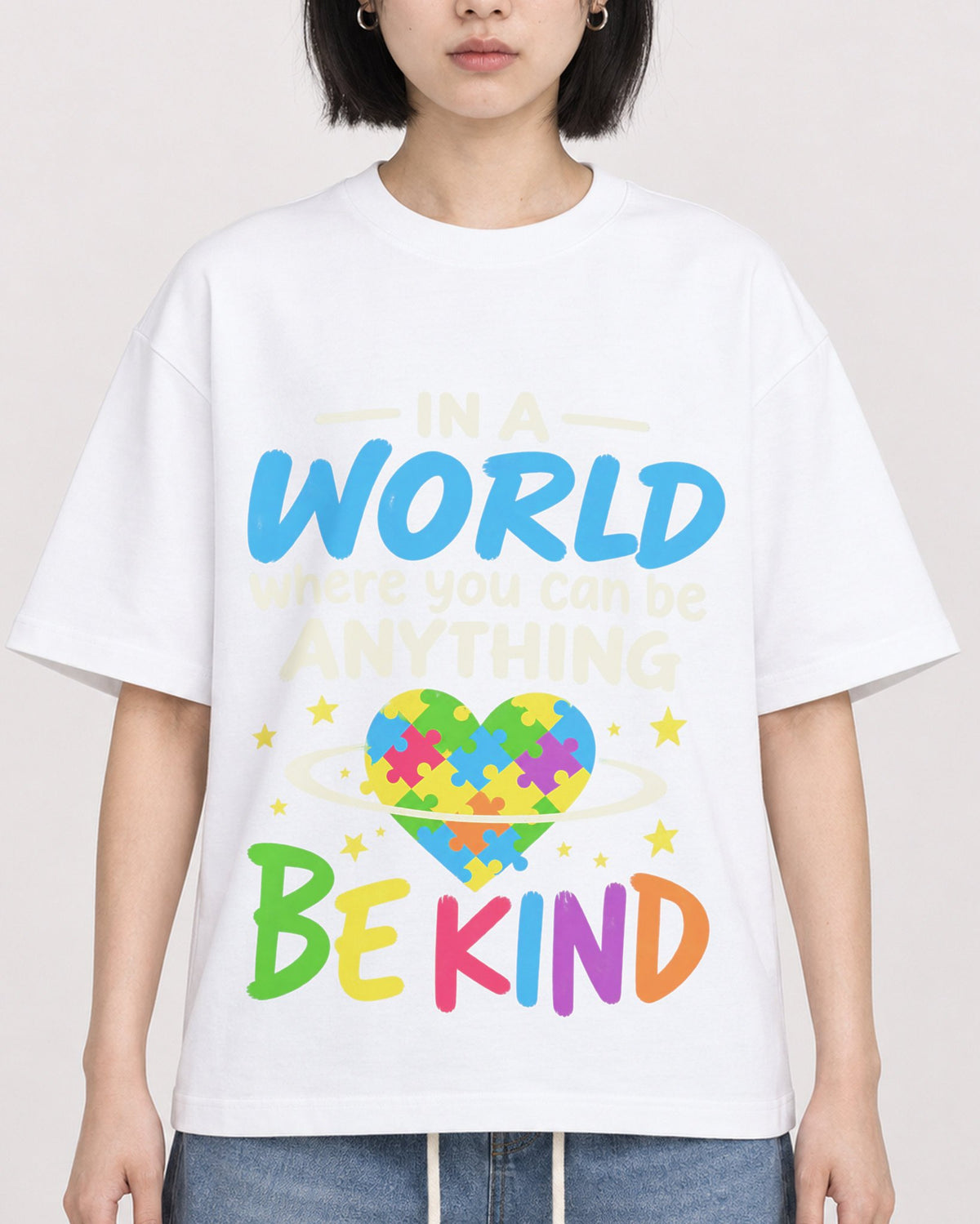 Mockup Boxy Heavyweight Tee White female close-up 11