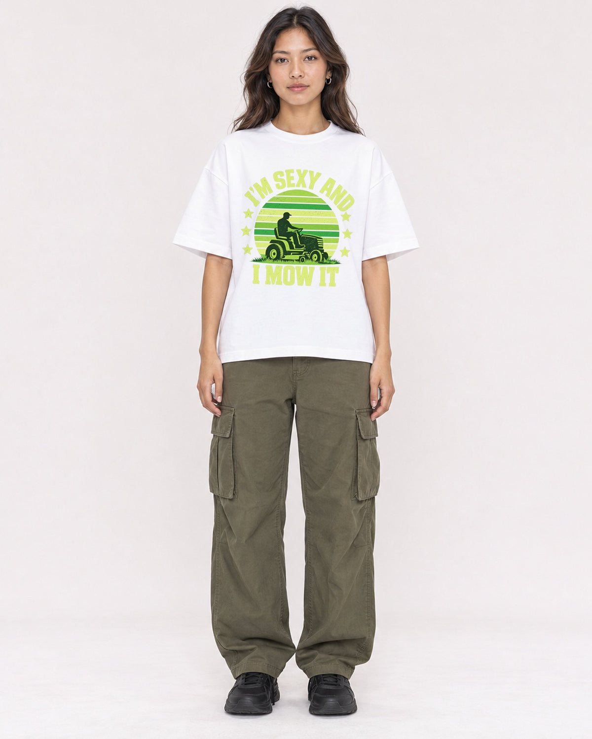 Mockup Boxy Heavyweight Tee White female full-body 02