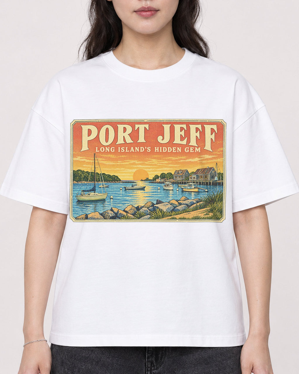 Mockup Boxy Heavyweight Tee White female close-up 03