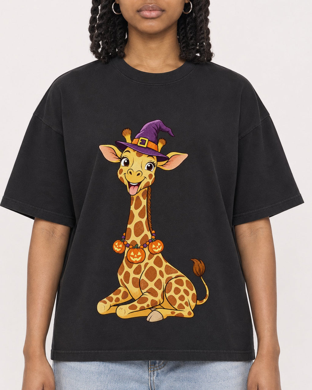Mockup Boxy Heavyweight Tee Black female close-up 15