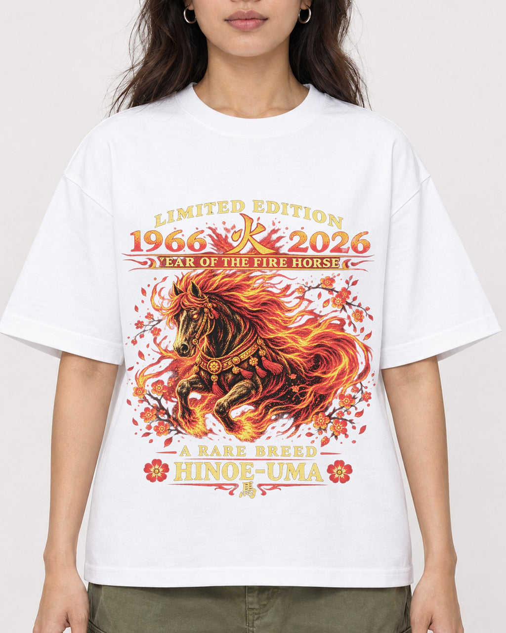 Mockup Boxy Heavyweight Tee White female close-up 02