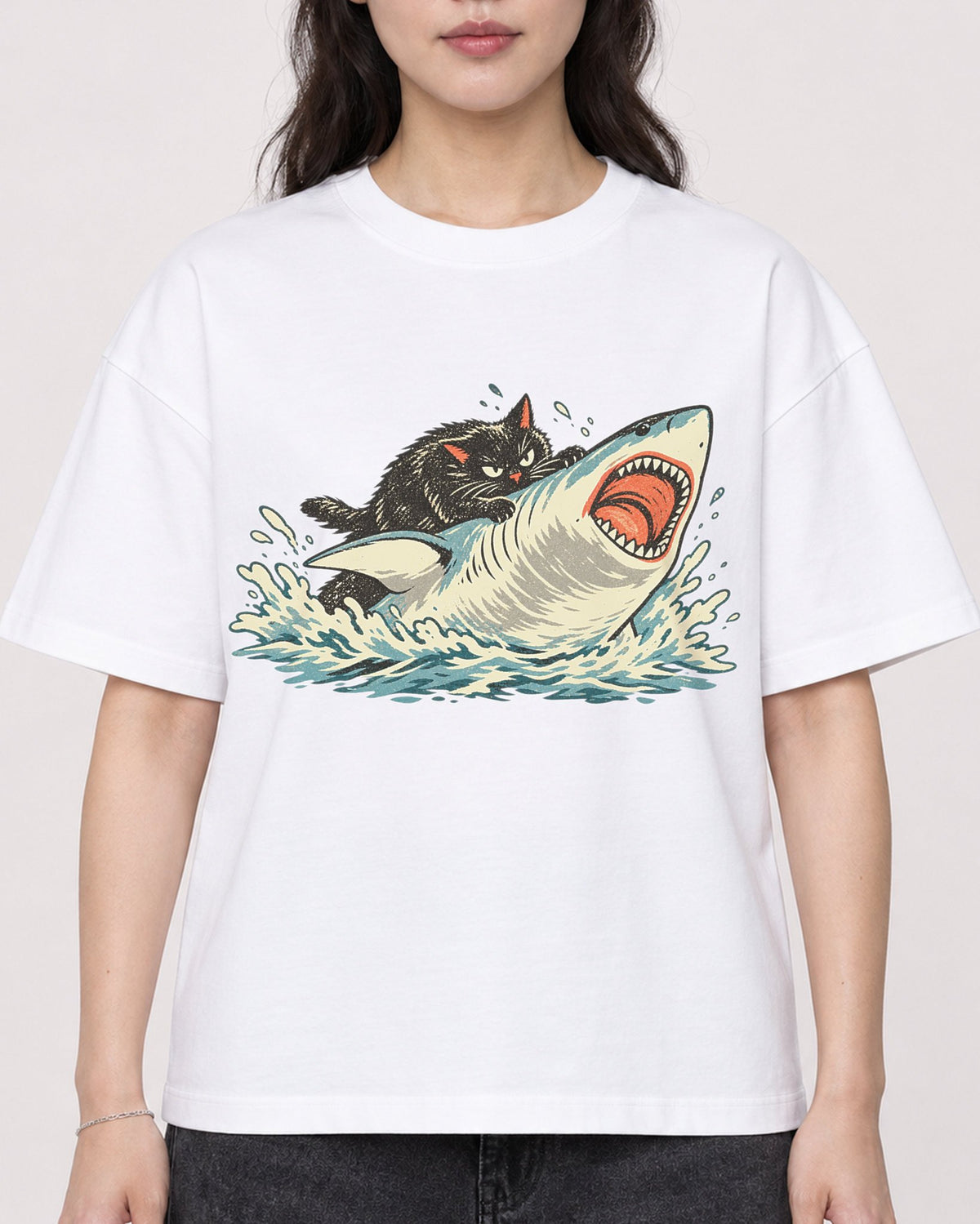 Mockup Boxy Heavyweight Tee White female close-up 03