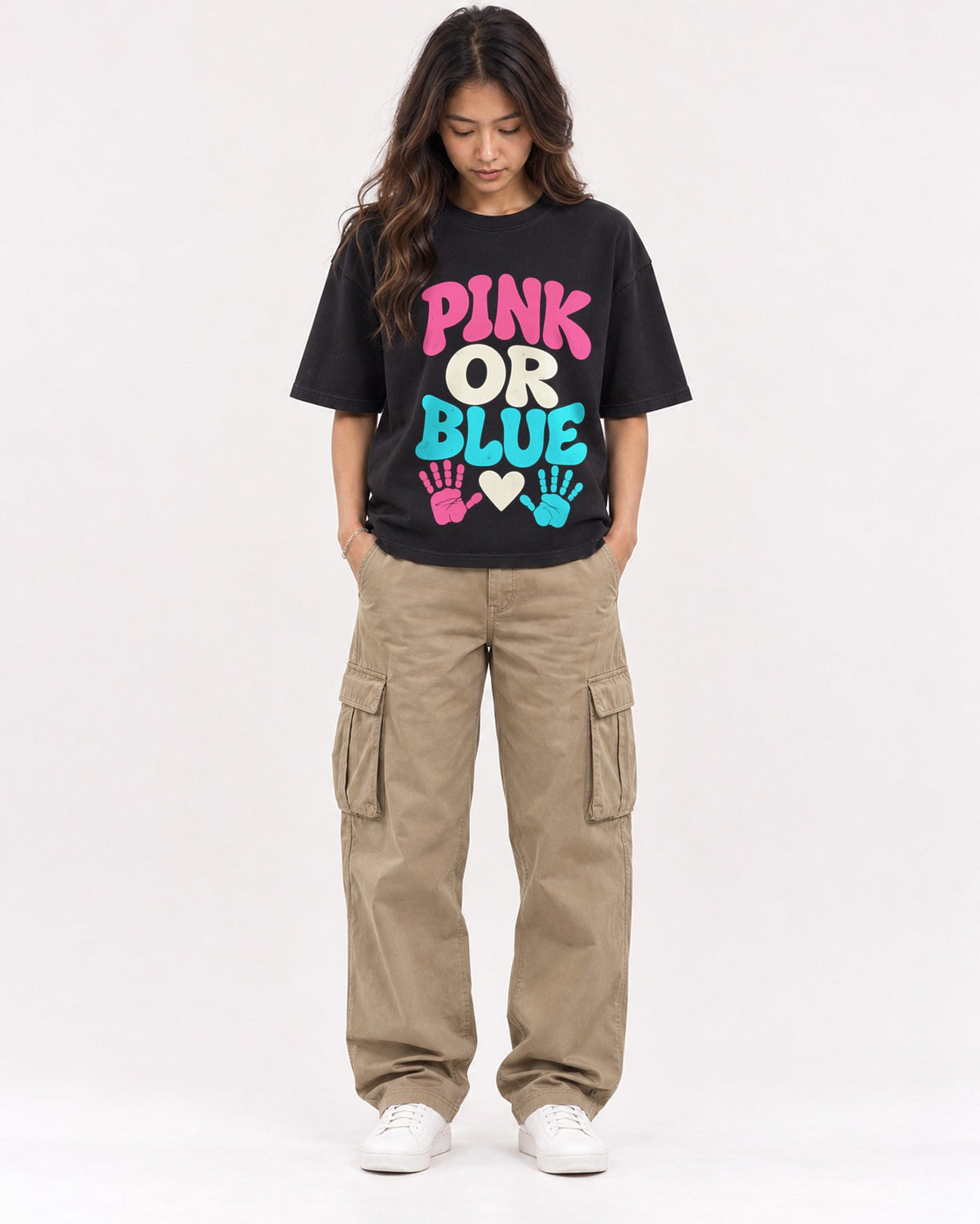 Mockup Boxy Heavyweight Tee Black female full-body 02